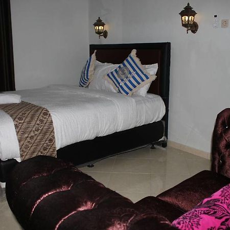 Renaya Griya Hotel Salakan Ngoại thất bức ảnh